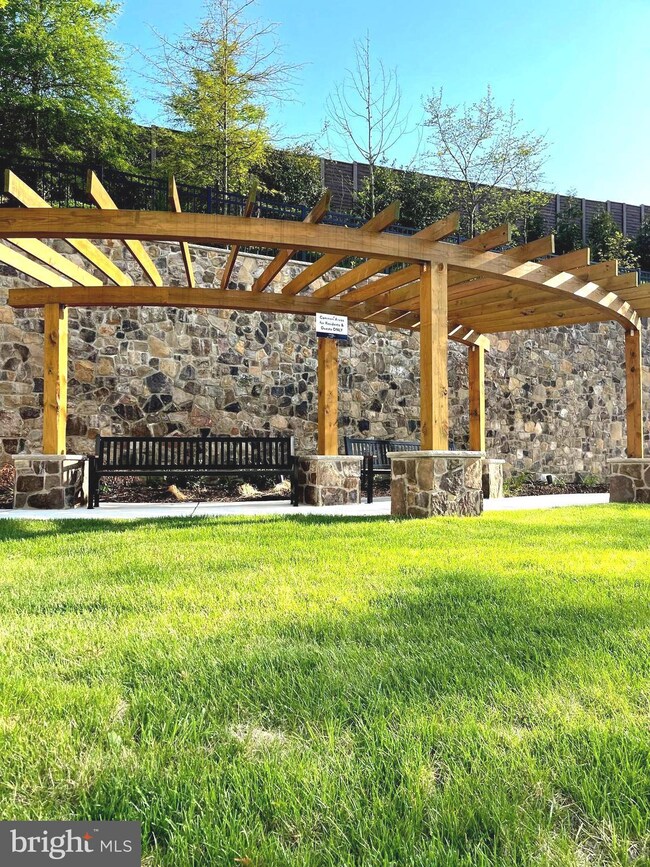 3705 Glenmoor Reserve Ln, Chevy Chase, MD 20815 - photo 5