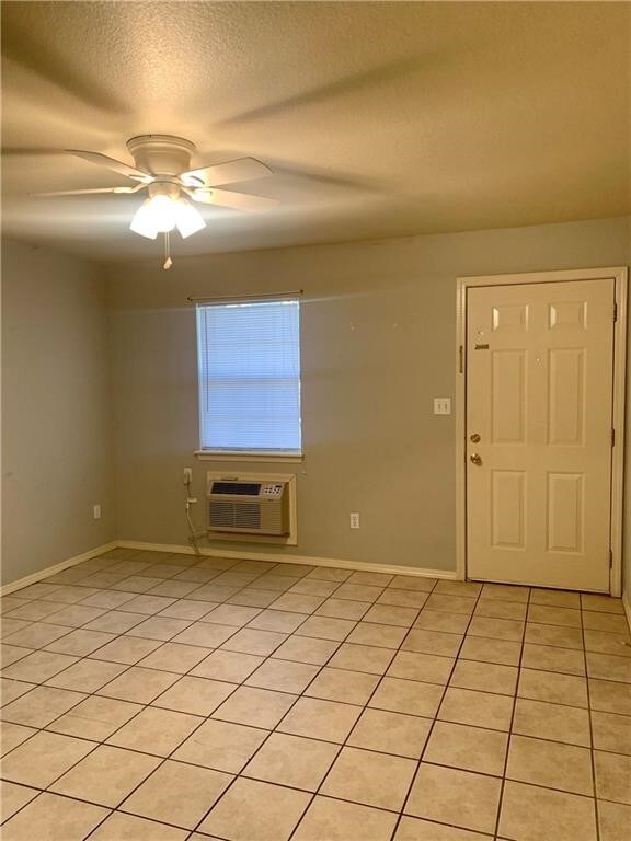944 N Storer Ave unit 3, Fayetteville, AR 72701 - photo 3