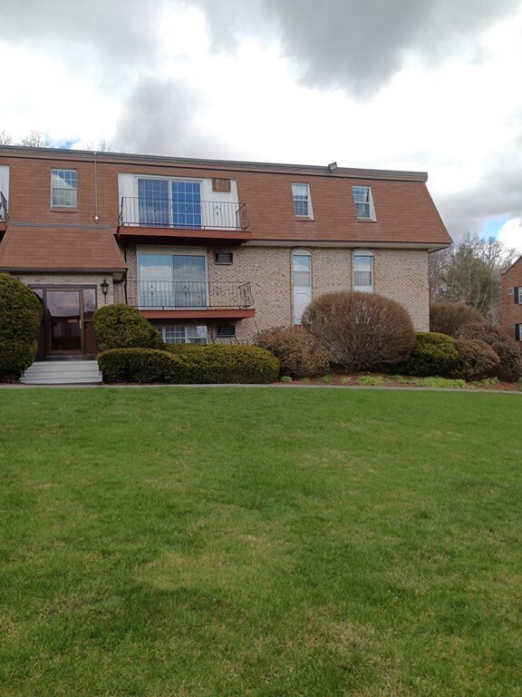 6 Williamsburg Ct unit 22, Shrewsbury, MA 01545 - photo 2