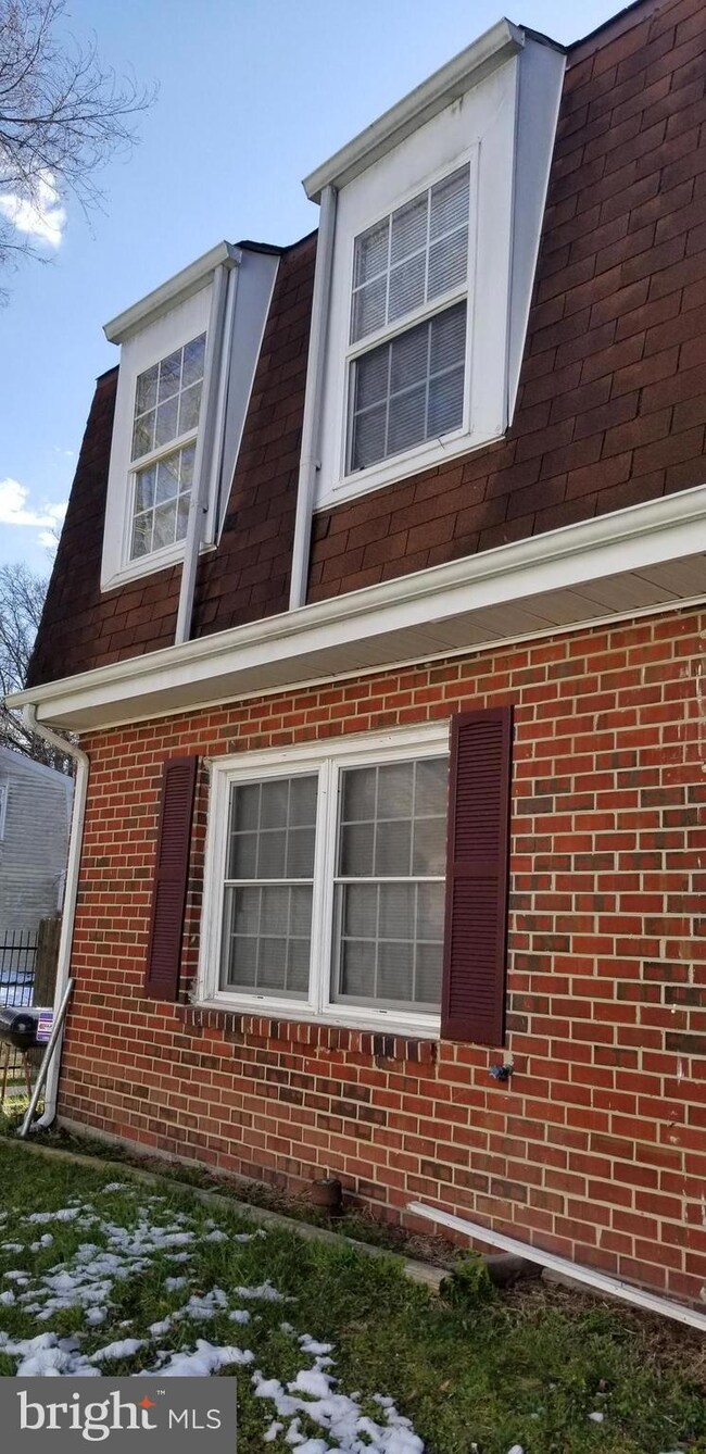 8539 Pioneer Dr, Severn, MD 21144 - photo 2