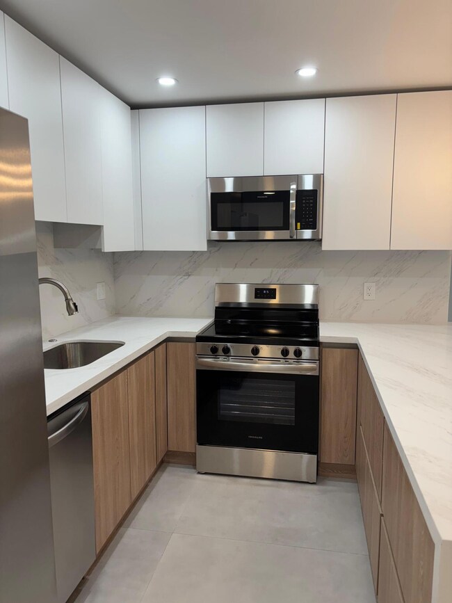 790 Sarazen Dr, West Palm Beach, FL 33413 - photo 5