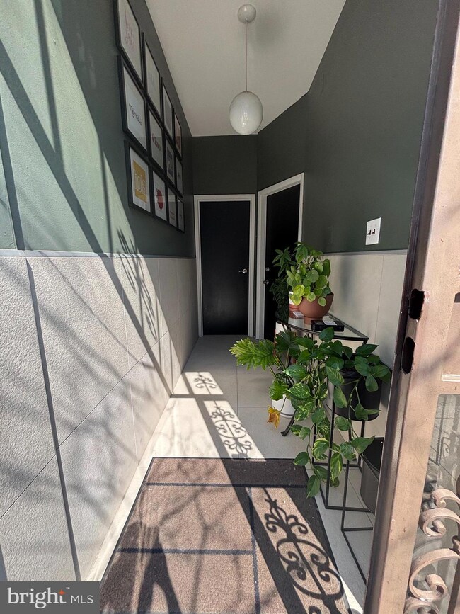 1221 Snyder Ave unit 2, Philadelphia, PA 19148 - photo 2