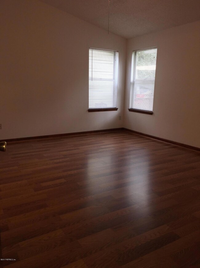 7822 Aquarius Cir S, Jacksonville, FL 32216 - photo 3