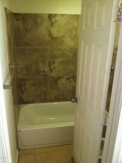 329 S Pioneer unit Upper, Mesa, AZ 85204 - photo 4