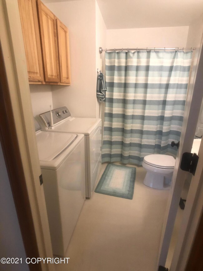 Full Bath/Laundry