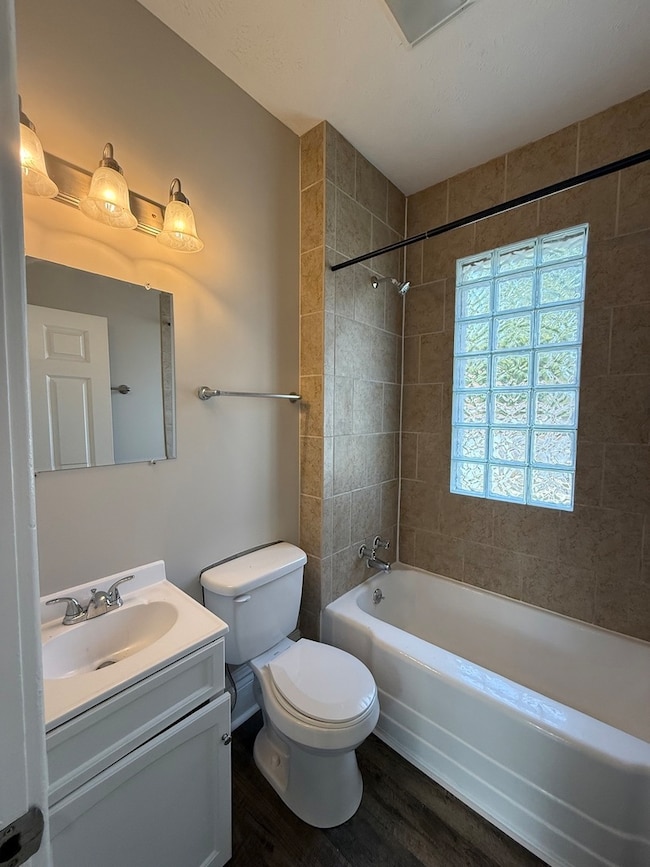 1401 W Elm St, Bloomington, IL 61701 - photo 5