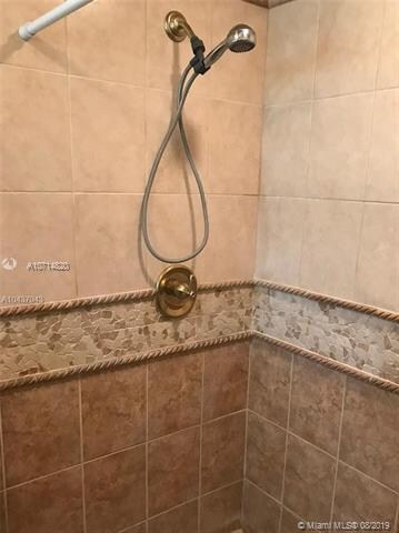 MASTER BATH SHOWER