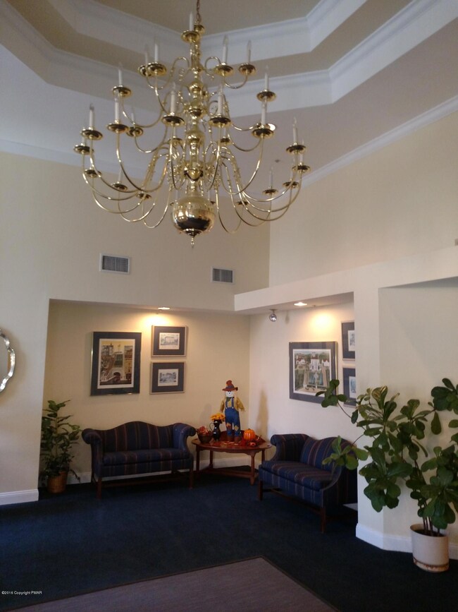 5 Village Cir unit 1303, Stroudsburg, PA 18360 - photo 3