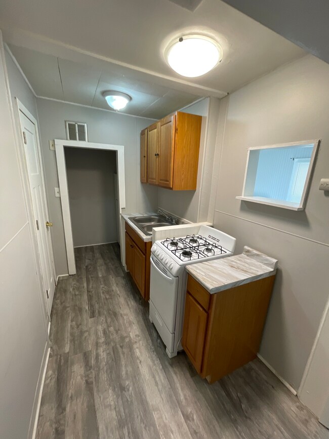 303 Unit 5 2nd St, Covington, IN 47932 - photo 4