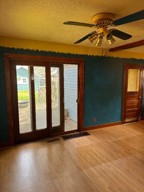 1417 4th St SW, Cedar Rapids, IA 52404 - photo 6