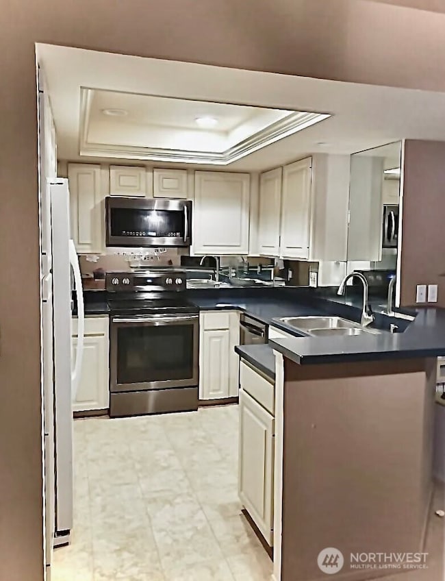 1372 Bellevue Way NE unit 2, Bellevue, WA 98004 - photo 4