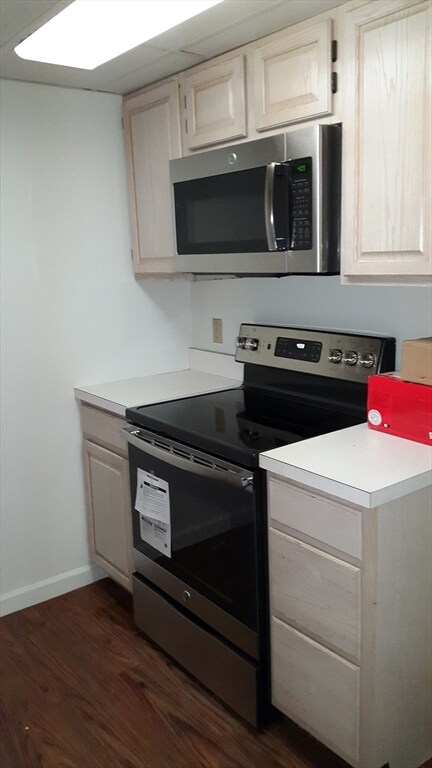 85 E Squantum St unit 14, Quincy, MA 02171 - photo 6