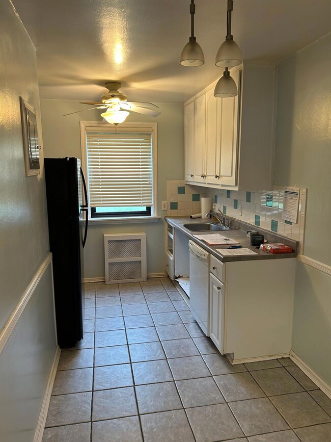 13 W Mill Dr unit 1A, Great Neck, NY 11021 - photo 4