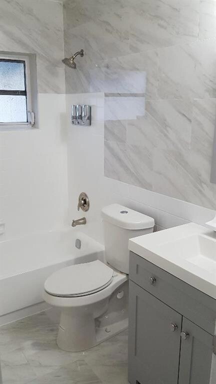 7102 NW 70th St, Tamarac, FL 33321 - photo 5