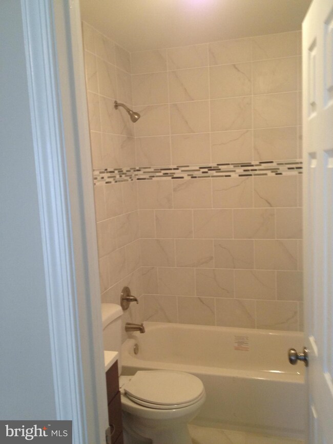 901 Hilldropt Ct, Capitol Heights, MD 20743 - photo 7