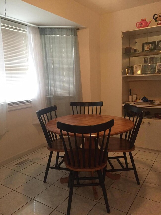 Eat in Kitchen