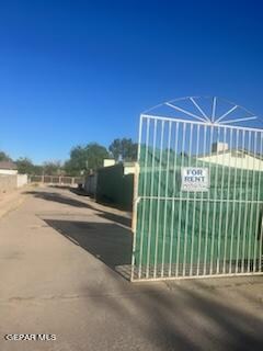 7864 La Senda Dr, El Paso, TX 79915 - photo 2