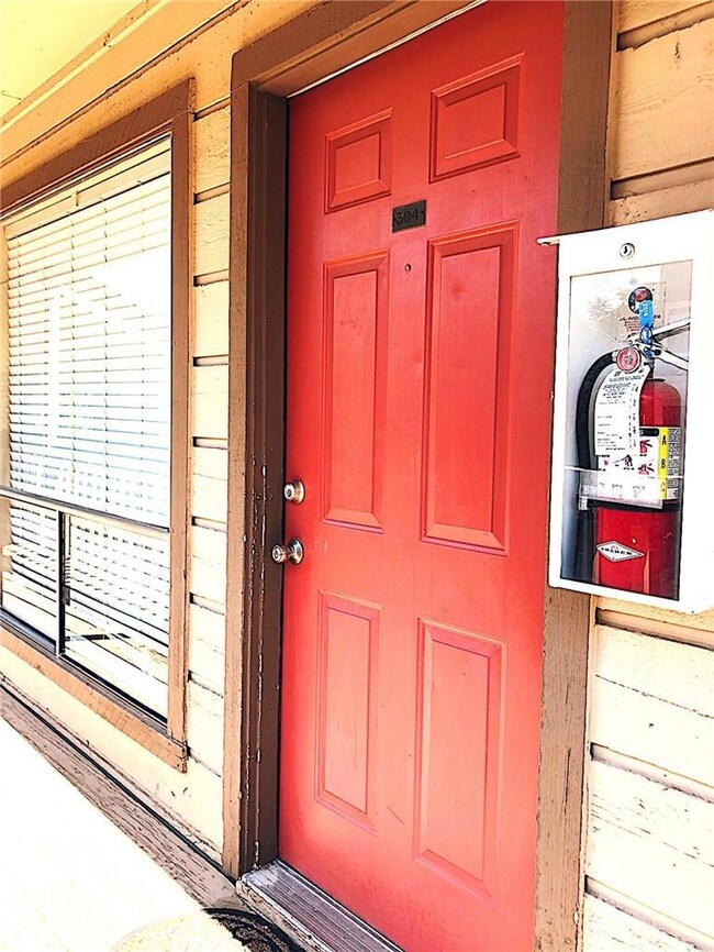 2210 Pearl St unit 304, Austin, TX 78705 - photo 5