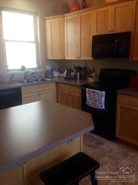 63079 Fairey Ct, Bend, OR 97701 - photo 5