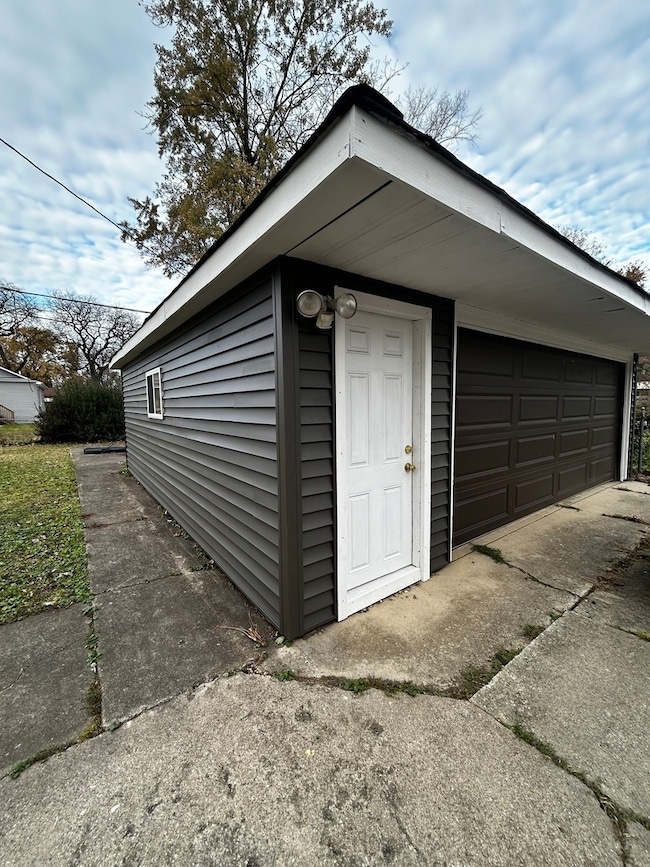 1034 W 104th Place, Chicago, IL 60643 - photo 4