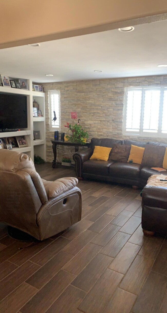 1703 Catham Cir, Horizon City, TX 79928 - photo 5