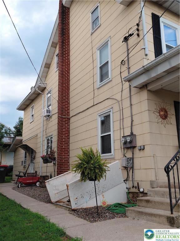 318 N 4th St, Lehighton, PA 18235 - photo 4