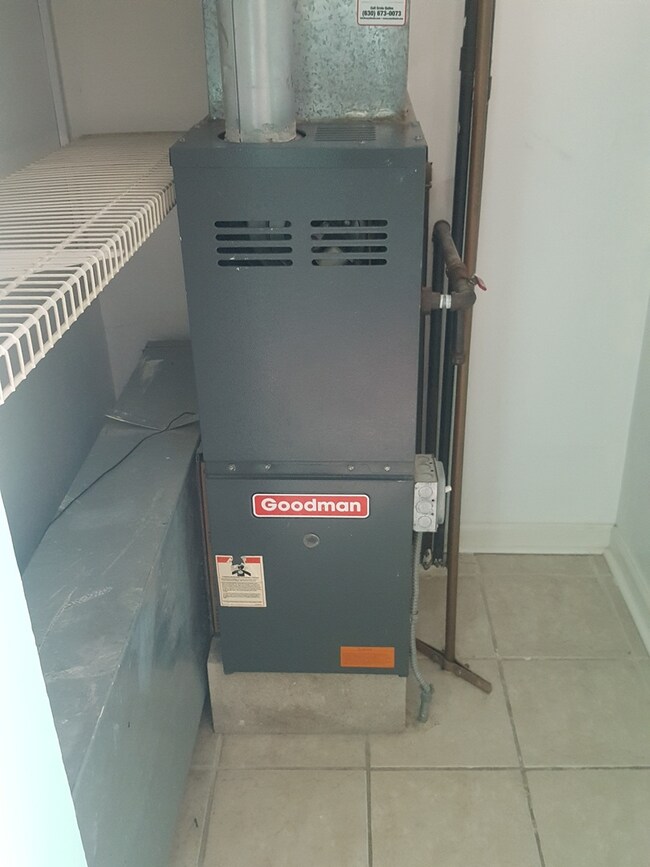 5543 W Barry Ave unit 1, Chicago, IL 60641 - photo 6