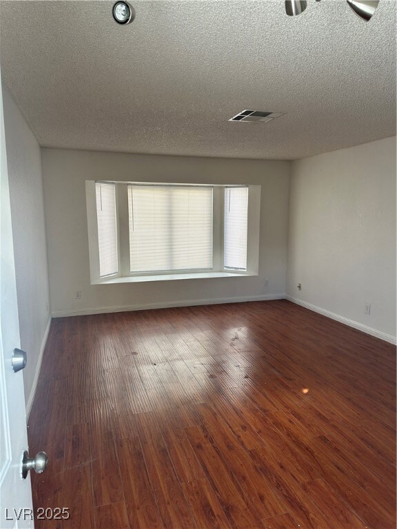 9521 Sunken Reef Cir, Las Vegas, NV 89117 - photo 2