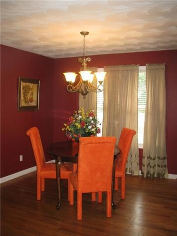 Beautiful dining room with hardwood floors
