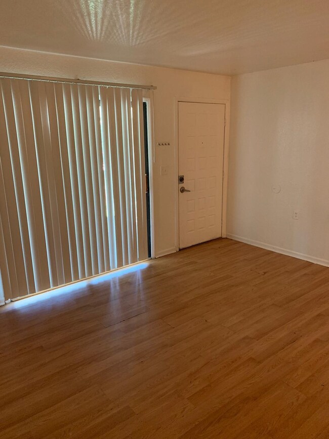 317 Mabry St unit 521, Tallahassee, FL 32304 - photo 3