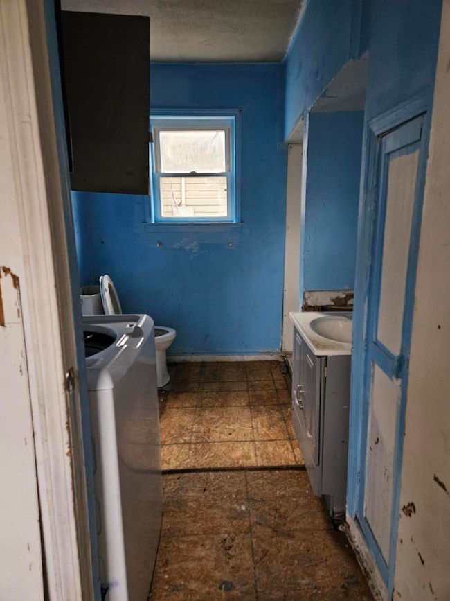 908 W Harrison St, Springfield, MO 65806 - photo 3