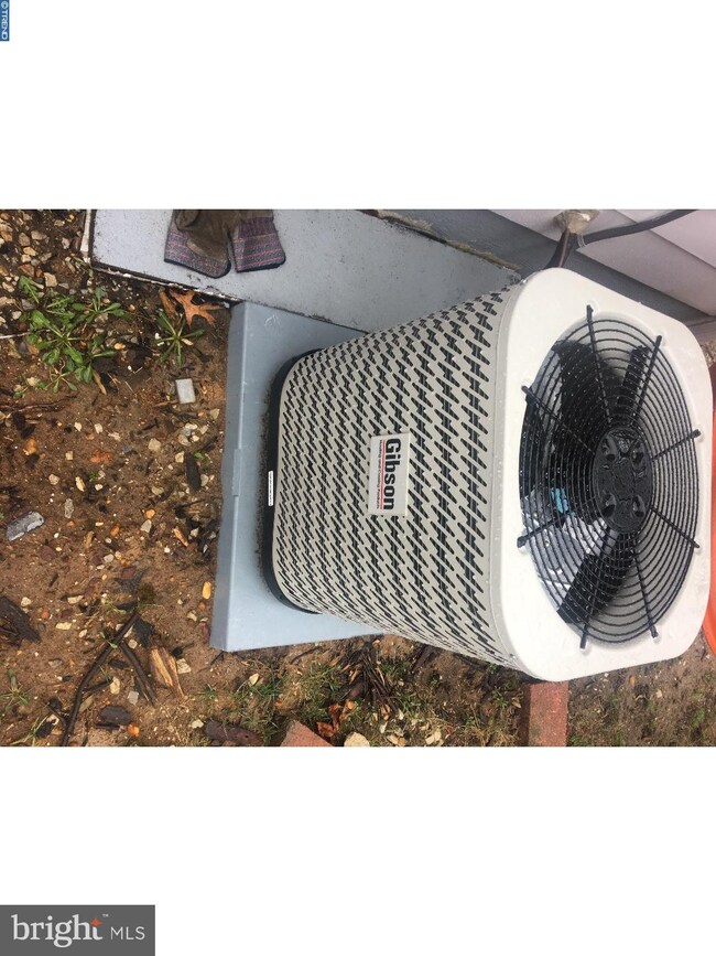 351 Spruce Ave, Gloucester City, NJ 08030 - photo 4