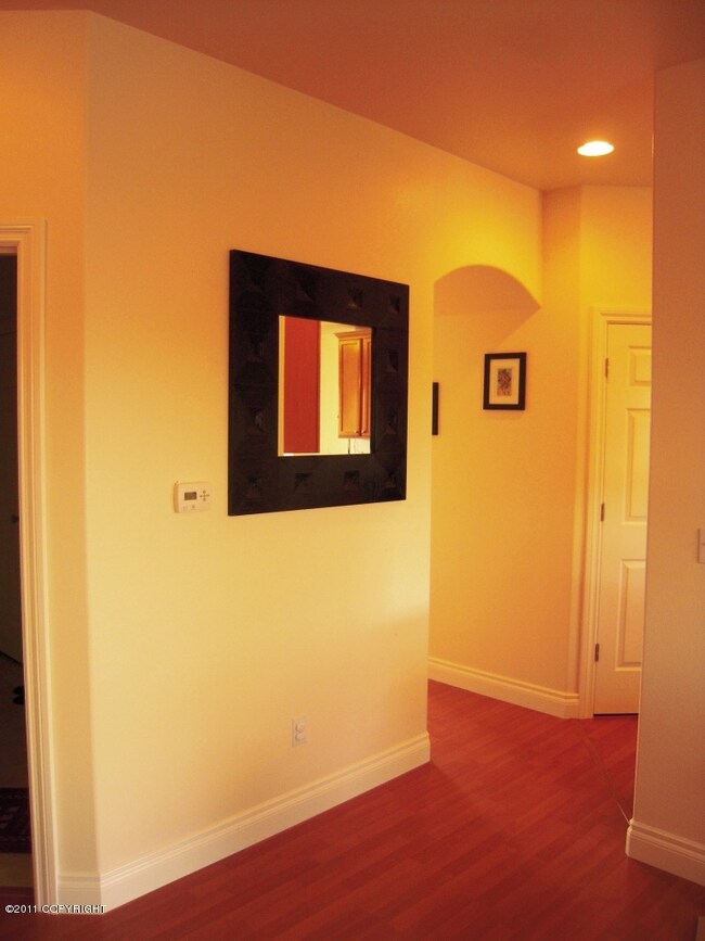 Graceful entry arch