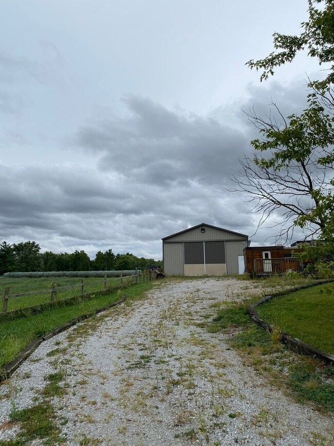 28954 S Yates Ave, Beecher, IL 60401 - photo 4