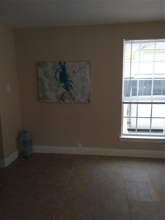 319 Ritchey St, Gainesville, TX 76240 - photo 4