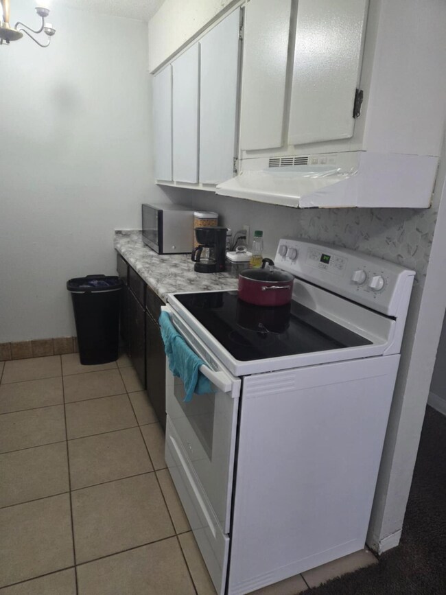 Pier-I unit 201C, Fort Walton Beach, FL 32547 - photo 5