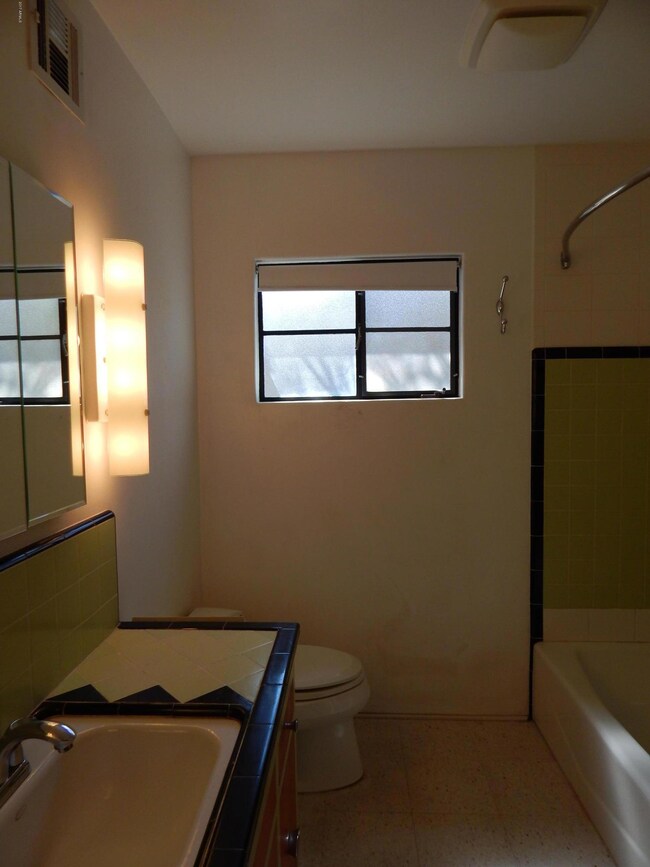 1740 S El Camino Dr, Tempe, AZ 85281 - photo 7