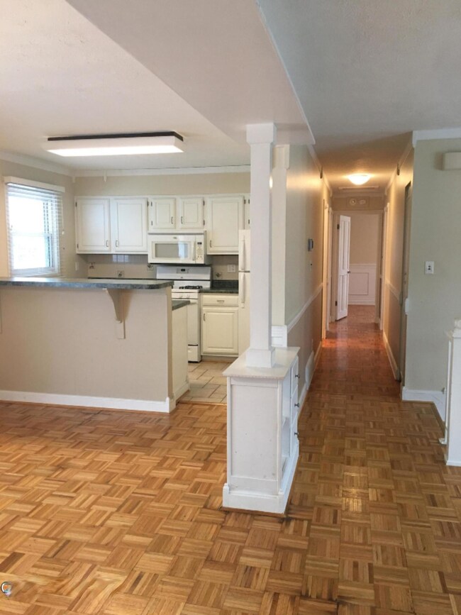 1318 W Water Street Hallway