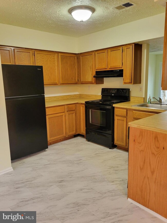 11425 Honeysuckle Ct unit 3-1, Upper Marlboro, MD 20774 - photo 2