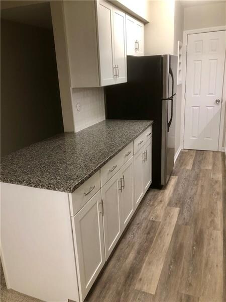 1040 Eve Dr unit A, Pittsburgh, PA 15216 - photo 4