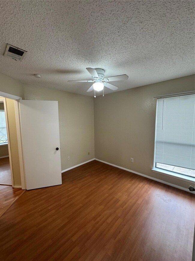 2428 Oakmont Dr, Bedford, TX 76022 - photo 6