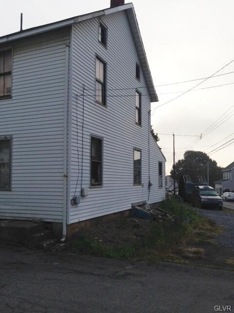 1 E Main St, Pen Argyl, PA 18072 - photo 2