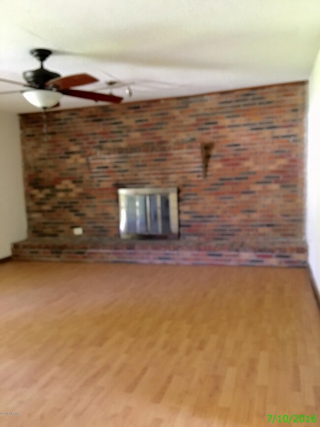 150 Sandy Dr, Jacksonville, NC 28546 - photo 2