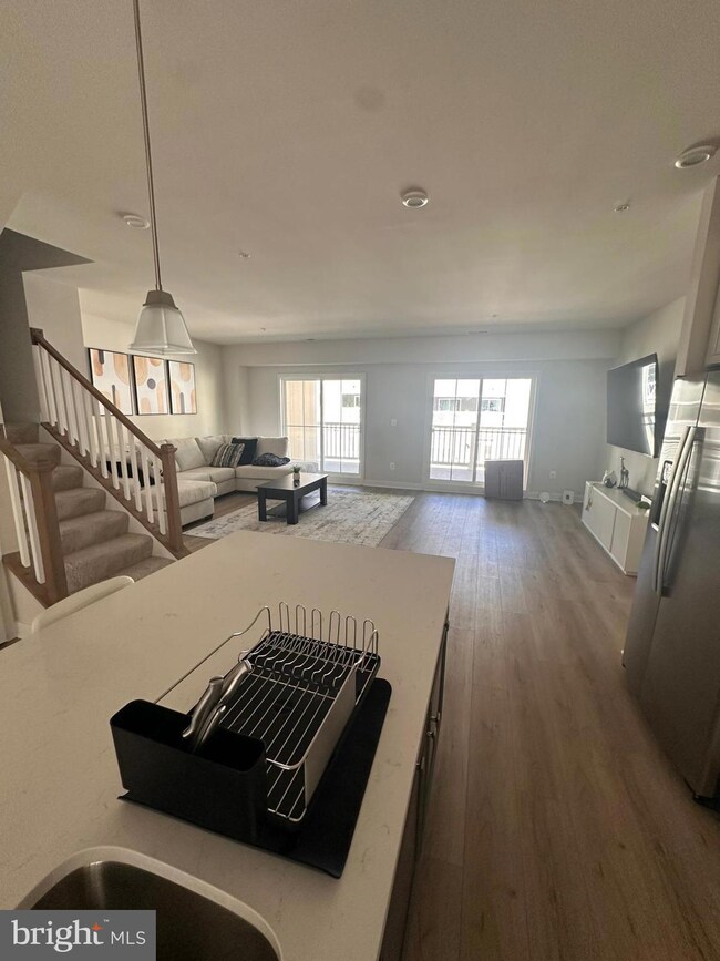 214 Matisse Place unit ROOM ONLY, Glenarden, MD 20774 - photo 7