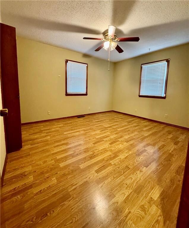 1312 Thornton Ave, Parsons, KS 67357 - photo 7