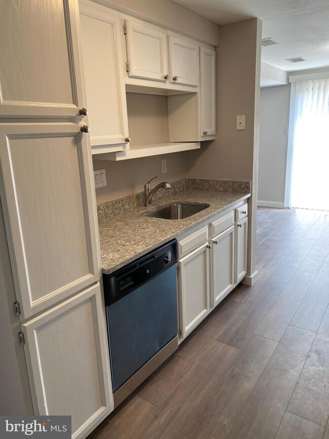 504 West Ct, Glen Burnie, MD 21061 - photo 5