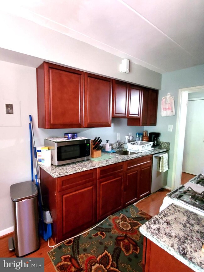 2321 Freetown Ct unit 1B, Reston, VA 20191 - photo 2