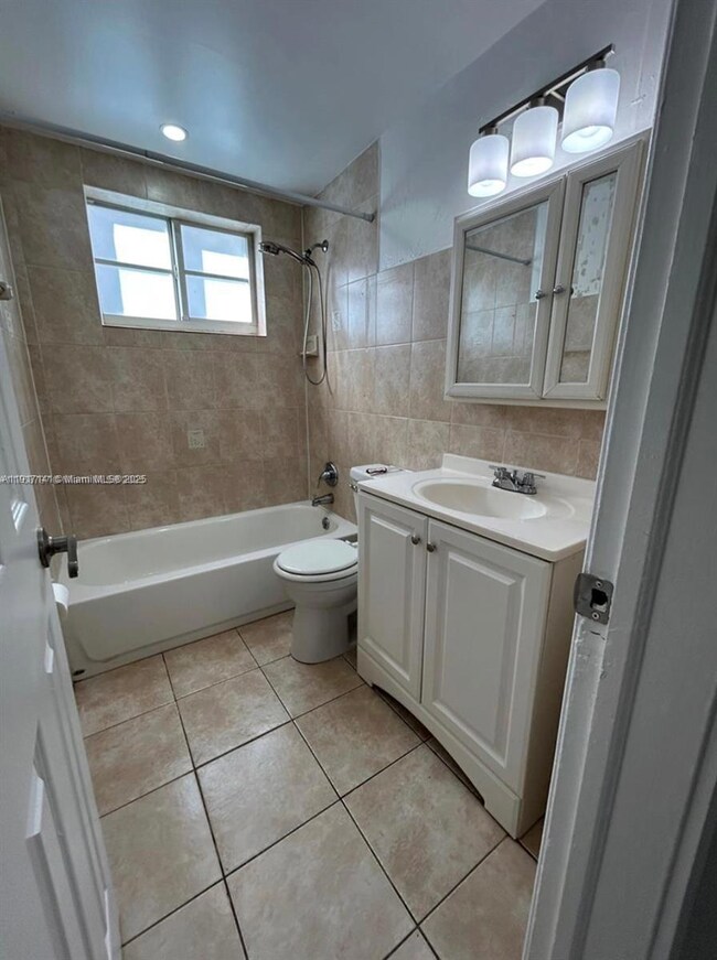 7315 Byron Ave unit 8, Miami Beach, FL 33141 - photo 7