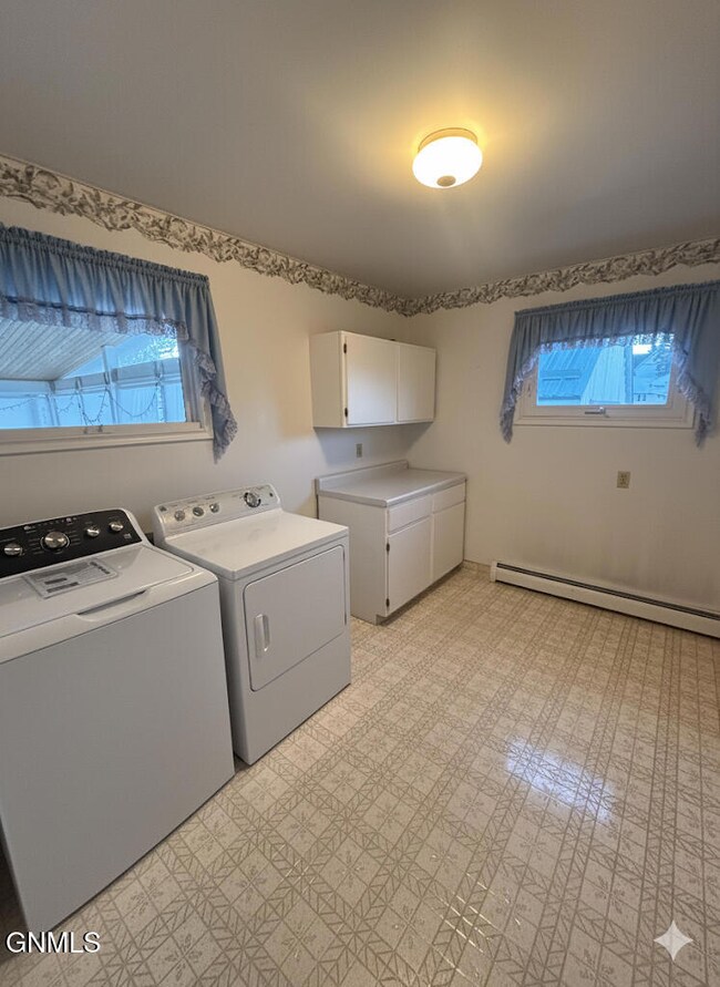 205 N 2nd St, New Salem, ND 58563 - photo 6