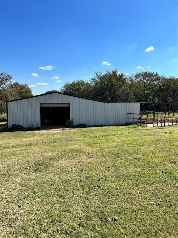 102 Advance Rd, Weatherford, TX 76088 - photo 4